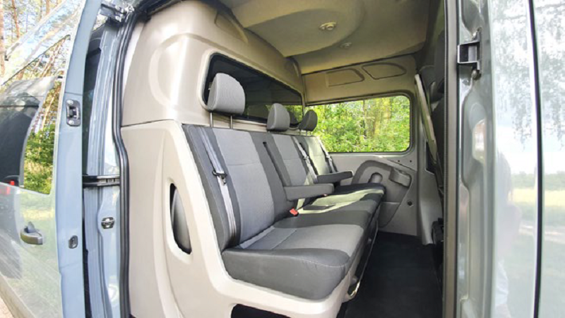 перевозки рабочей бригады Renault Master